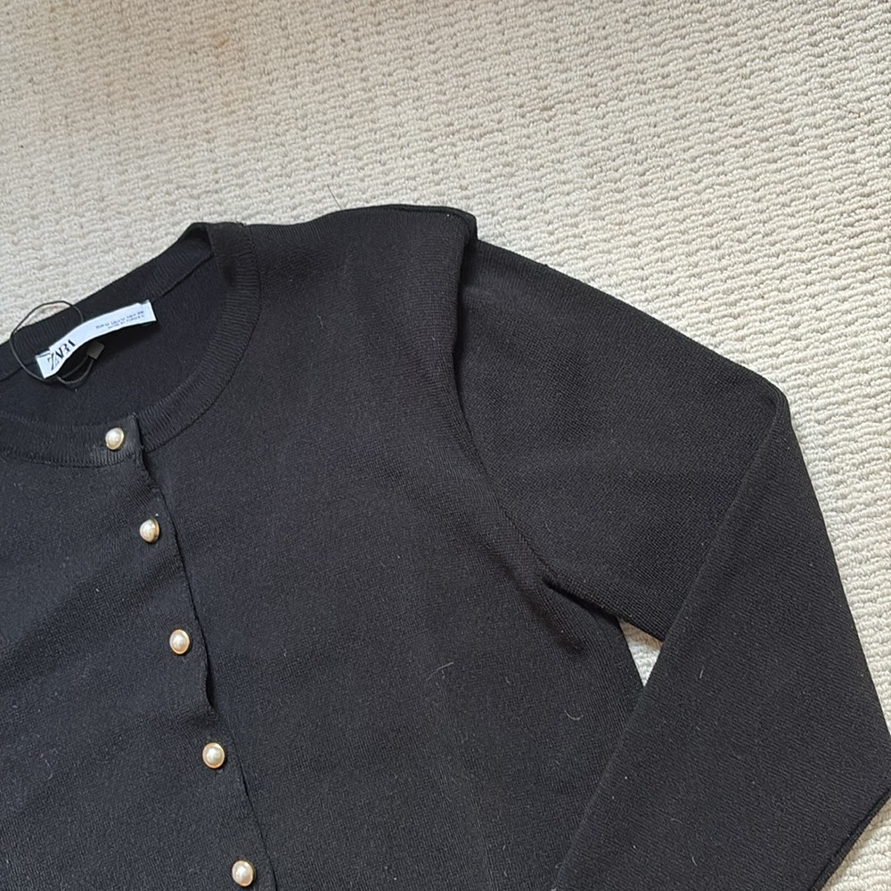 Zara Black Viscose Knit Cardigan with Padded Shoulders and Pearl Buttons - Picture 9 of 10